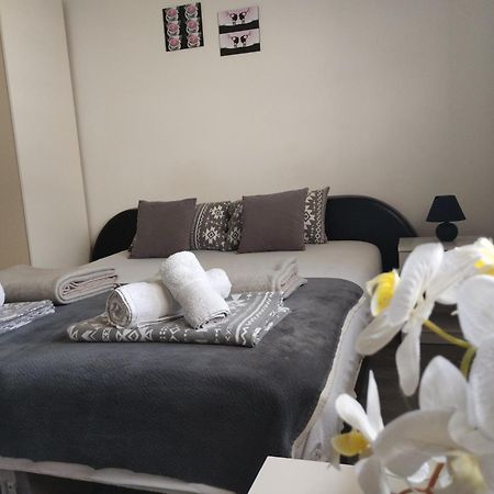 Apartmán Happy Star Ni Exteriér fotografie