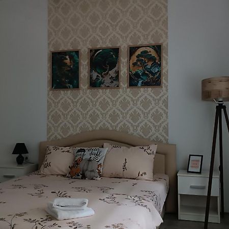 Apartmán Happy Star Ni Exteriér fotografie