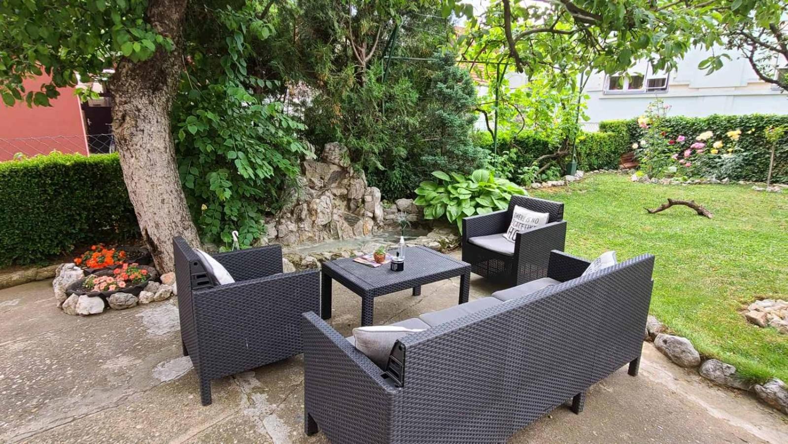 Apartmán Happy Star Ni Exteriér fotografie