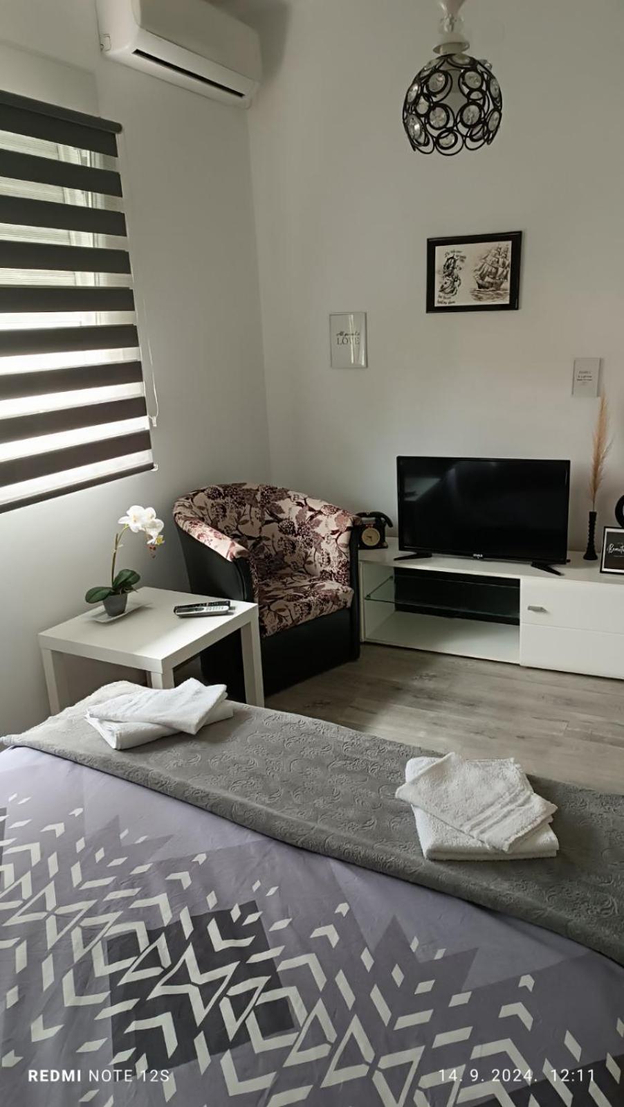Apartmán Happy Star Ni Exteriér fotografie
