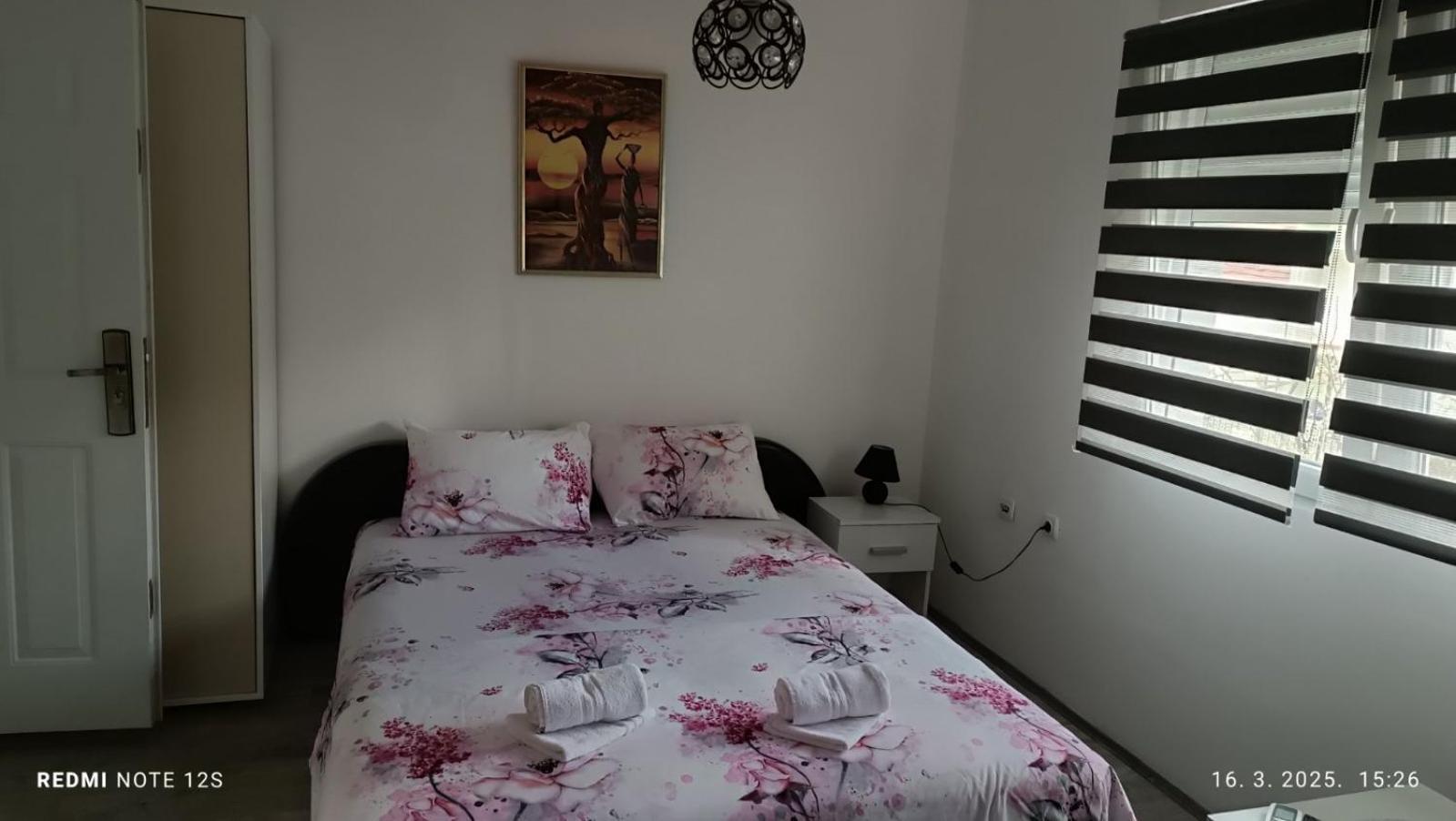 Apartmán Happy Star Ni Exteriér fotografie