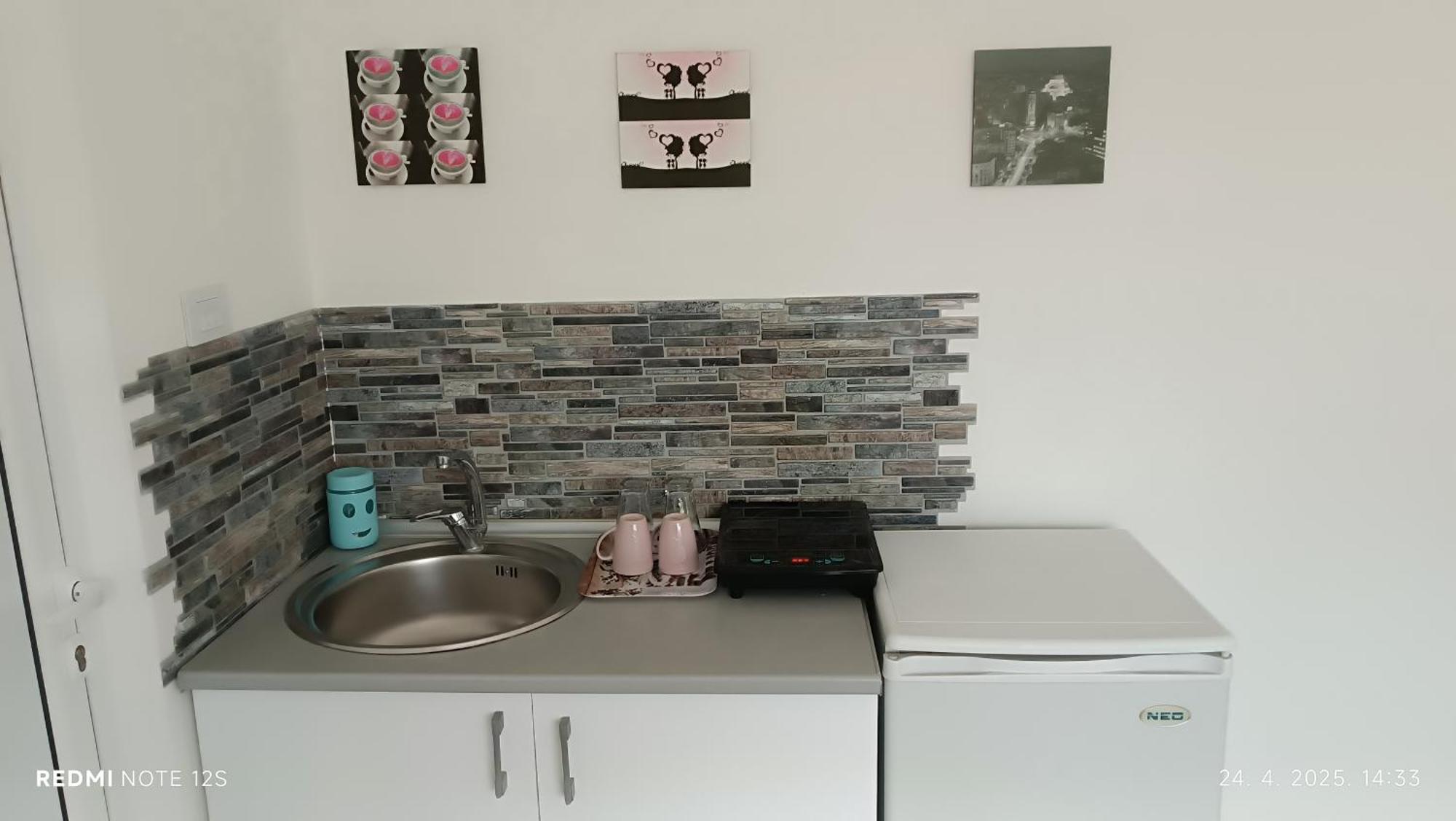 Apartmán Happy Star Ni Exteriér fotografie