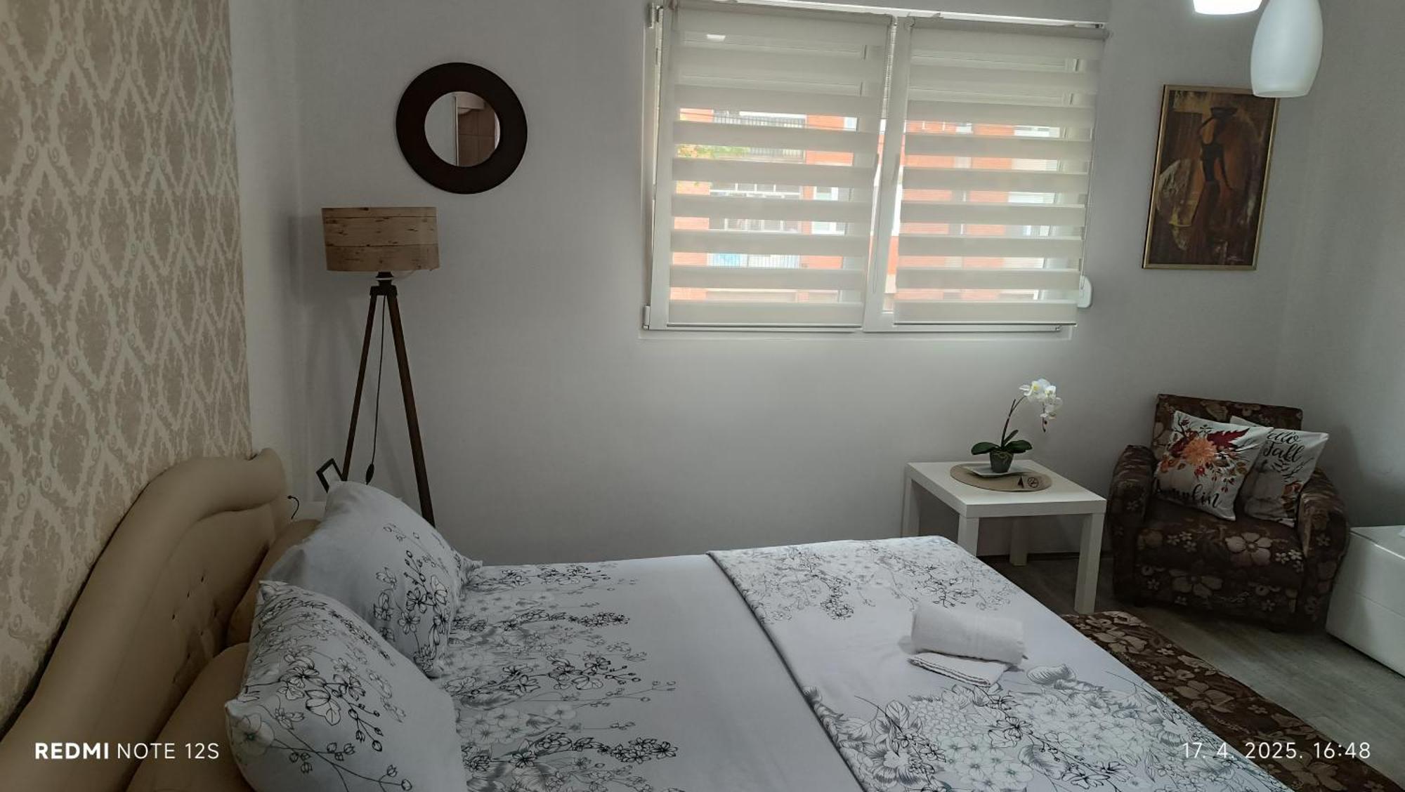 Apartmán Happy Star Ni Exteriér fotografie