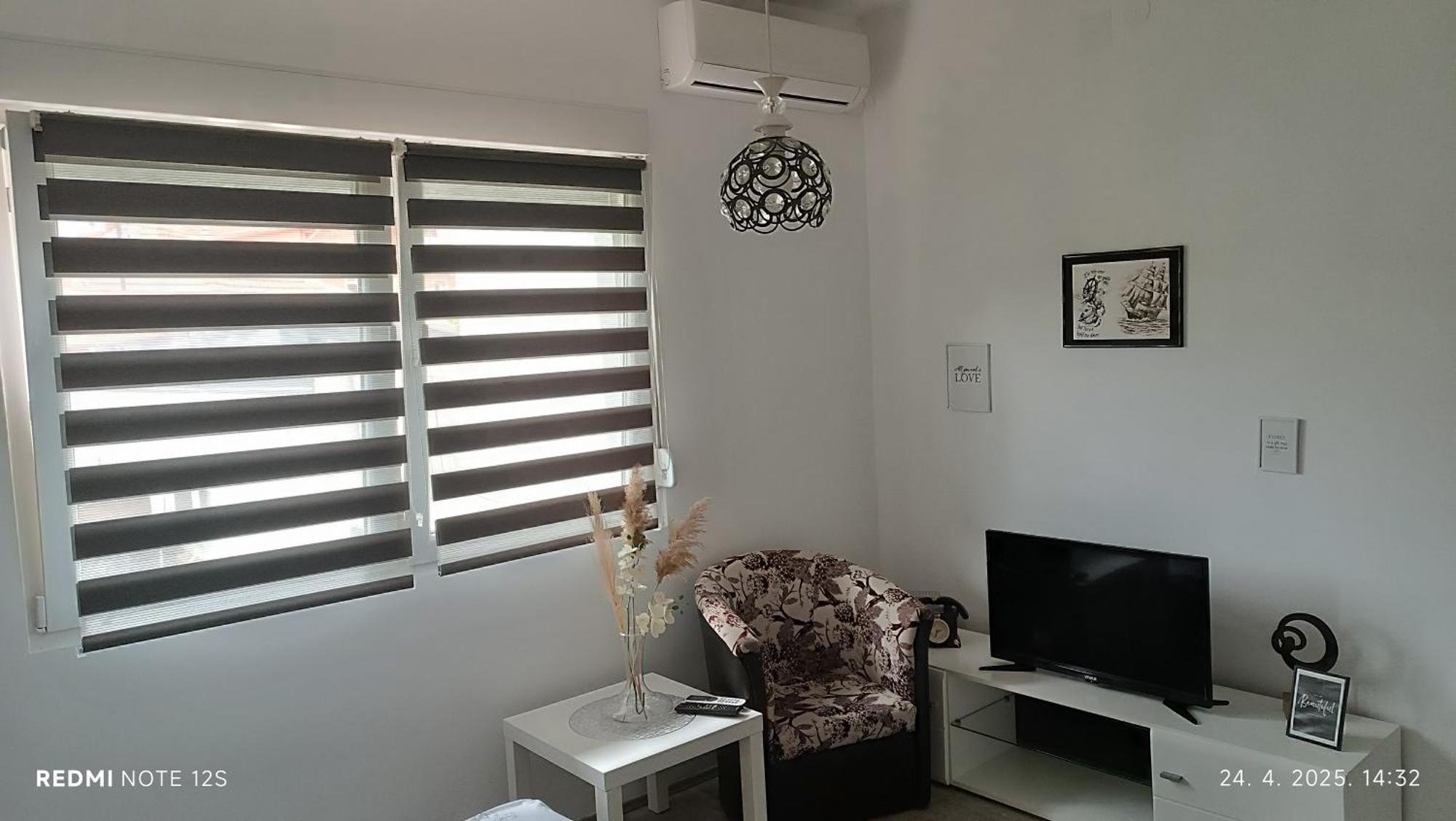 Apartmán Happy Star Ni Exteriér fotografie