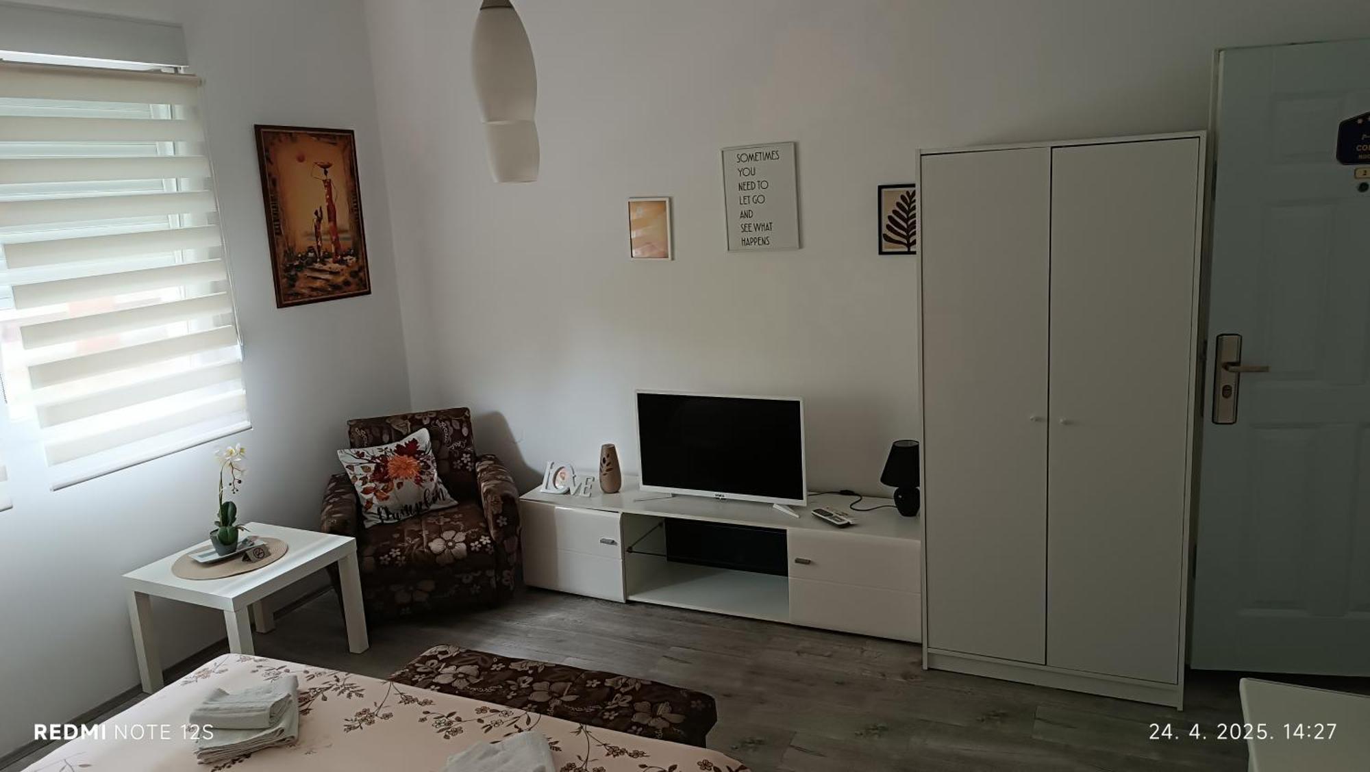 Apartmán Happy Star Ni Exteriér fotografie