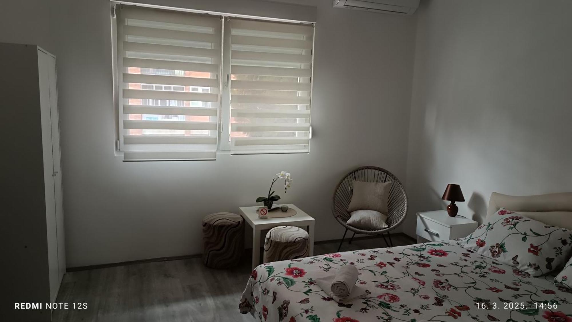 Apartmán Happy Star Ni Exteriér fotografie