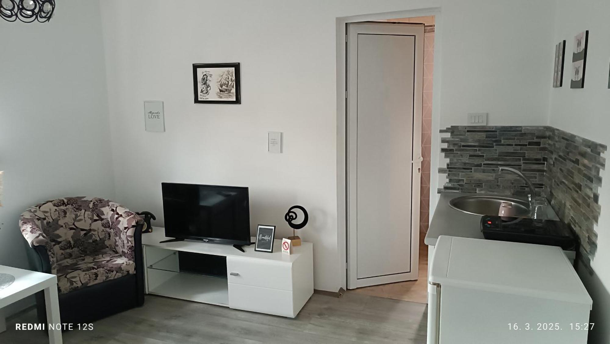 Apartmán Happy Star Ni Exteriér fotografie